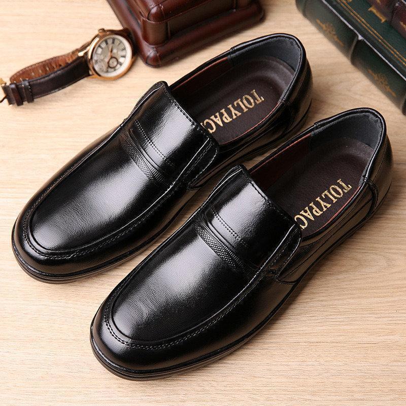 Men Pure Color Slip Resistant Slip On Soft Casual Leather Shoes